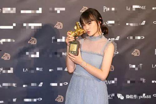 女配在娱乐圈吃瓜,揭秘娱乐圈背后的秘密与风波